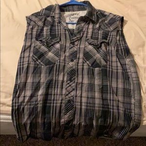 Sleeveless button up